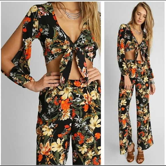 Floral 2 piece Tie crop & pants NEW WITH TAGS - Picture 2 of 2
